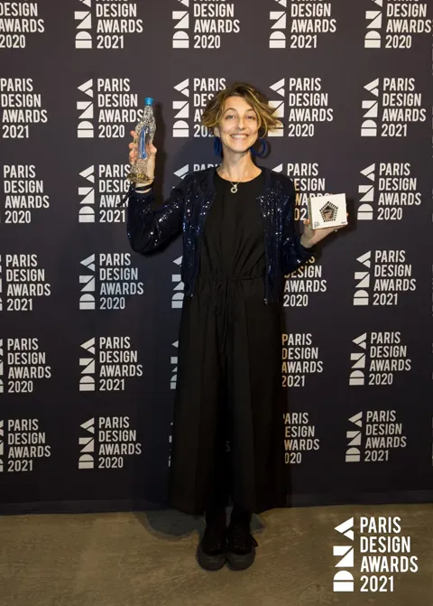 Studio AMEBE ritira il Paris Design Award 2021 con Extra Vergine